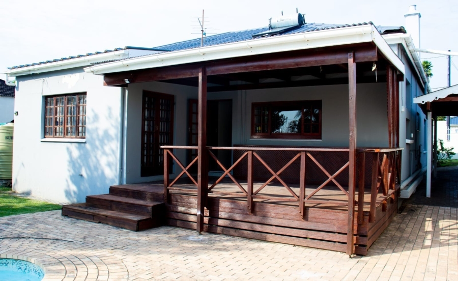 To Let 4 Bedroom Property for Rent in Selborne Eastern Cape